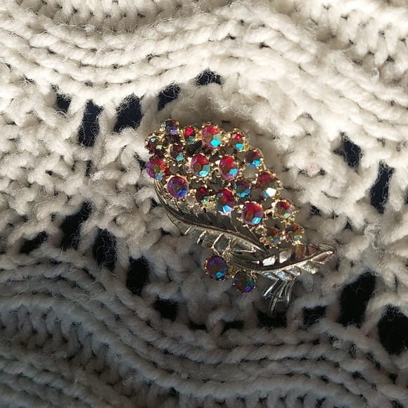 Coco Aurora Borealis Silver Leaf/Feather Statement Brooch - Picture 5 of 8